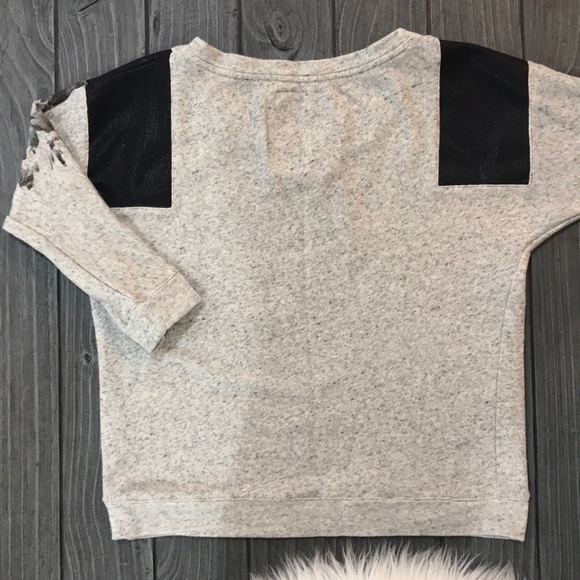 3/4 Sleeve Floral Print Cozy Embellished Sweater - Picture 6 of 8